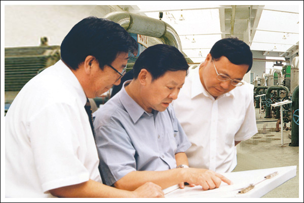 内蒙古自治区党委书记储波一行视察jxf吉祥坊
